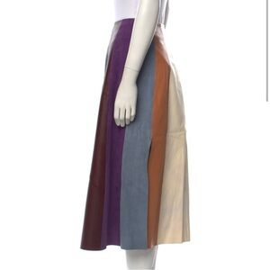 Salvatore Ferragamo
Leather Midi Length Skirt XS